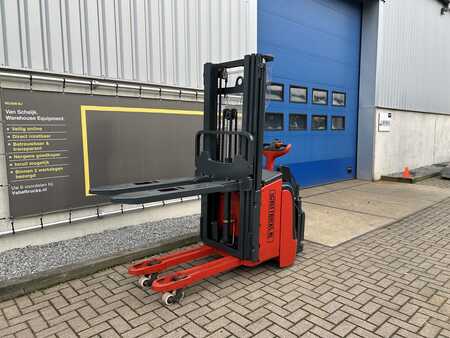 Stackers Stand-on 2004  Linde L14/372 (10)