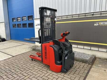 Stackers Stand-on 2004  Linde L14/372 (6)