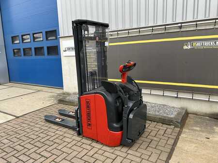Stackers Stand-on 2004  Linde L14/372 (9)