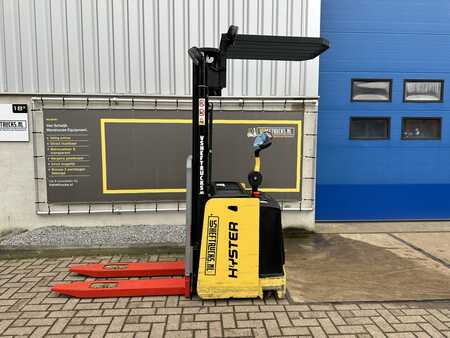 Stackers Stand-on 2005  Hyster S1 5S (1)