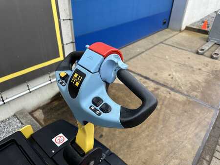 Stackers Stand-on 2005  Hyster S1 5S (10)