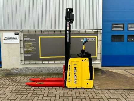 Stackers Stand-on 2009  Hyster S15S (1)