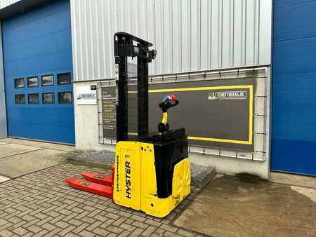 Stackers Stand-on 2009  Hyster S15S (4)