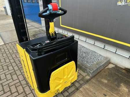 Stackers Stand-on 2009  Hyster S15S (6)
