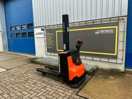 Pallet Stackers 2016  BT SWE080L (10) 