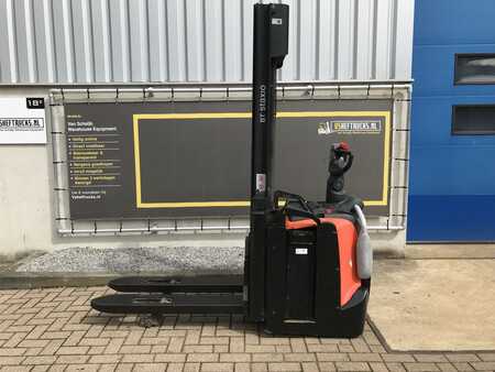 Stackers Stand-on 2017  BT SPE120L (3) 