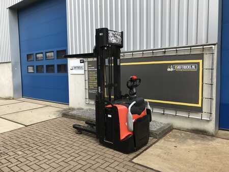 Stackers Stand-on 2017  BT SPE120L (5) 