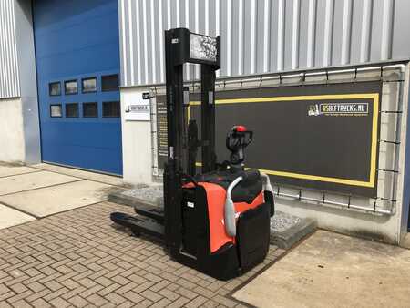 Stackers Stand-on 2017  BT SPE120L (6) 