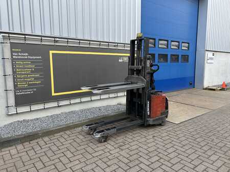 Pallet Stackers 2007  BT SWE 160D (6)