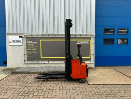 Pallet Stackers 1995  BT LSF 1250/11 (1)