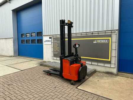 Pallet Stackers 1995  BT LSF 1250/11 (6)