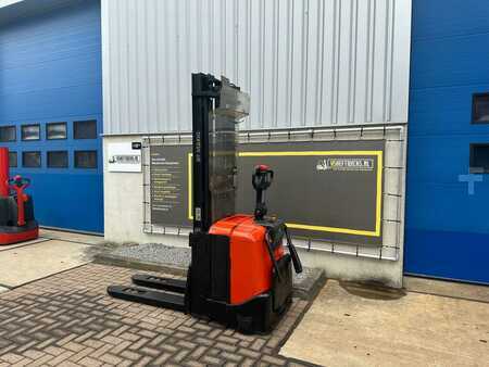 Pallet Stackers 2012  BT SPE125L (5)