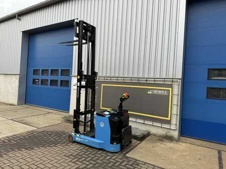 Pallet Stackers 2011  HanseLifter E1330GS-02 (8)