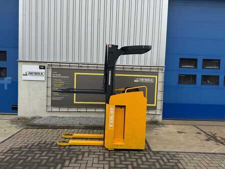 High lift pallet trucks sit-down 2015  Jungheinrich ESC 316 525DZ (1)