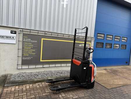 Electric Pallet Trucks 2019  BT LPE2000 (2)