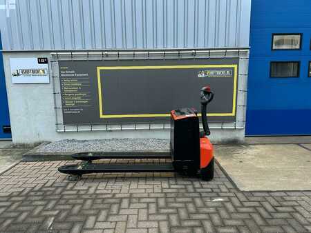 Electric Pallet Trucks 2017  BT LWE250 (1)