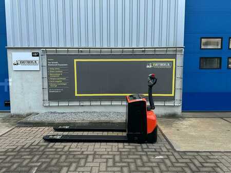 Electric Pallet Trucks 2017  BT LWE250 (2)