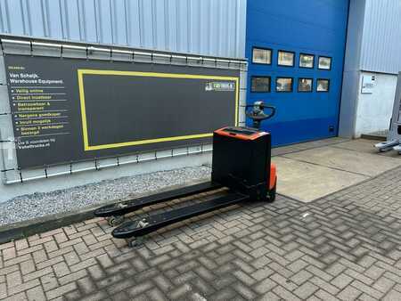 Electric Pallet Trucks 2017  BT LWE250 (5)