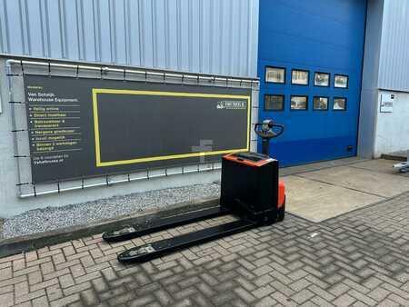 Electric Pallet Trucks 2017  BT LWE250 (6)