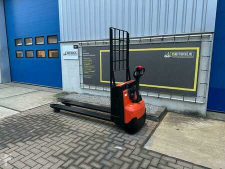 Electric Pallet Trucks 2015  BT LWE200 (6)