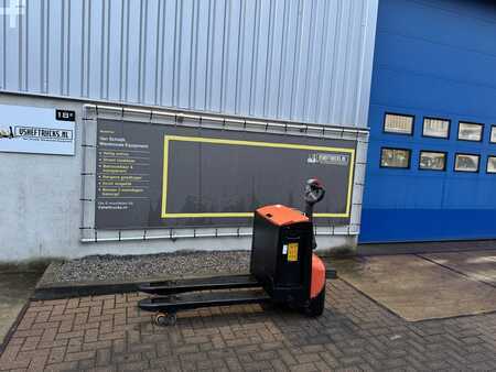 Electric Pallet Trucks 2017  BT LWE200 (3)