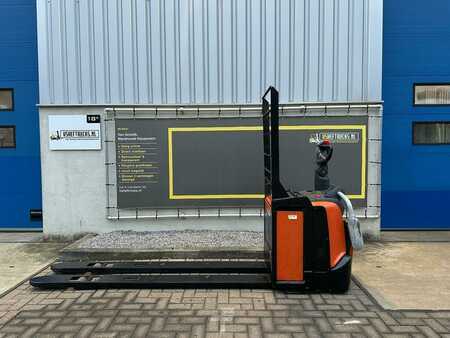 Electric Pallet Trucks 2016  BT LPE220 (2)