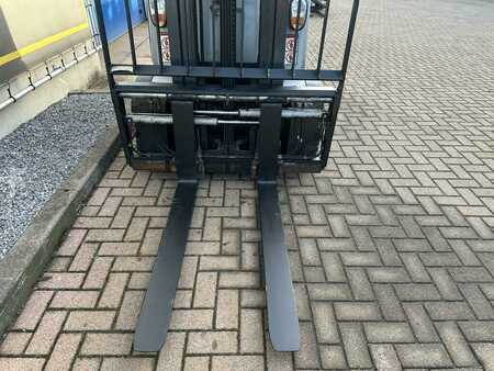 Elektro 4 Rad 2015  Still RX60-30 (10)