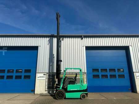 El Truck - 4-hjul 2006  Mitsubishi FB35K (3)