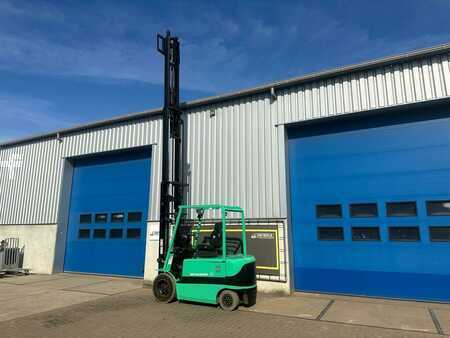 El Truck - 4-hjul 2006  Mitsubishi FB35K (4)