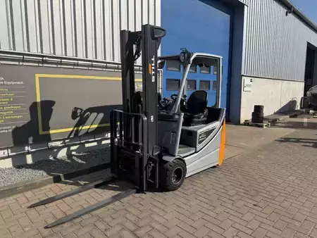 Chariots électriques à 3 roues 2020  Still RX20-16 (5)