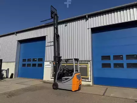 Chariots électriques à 3 roues 2020  Still RX20-16 (9)