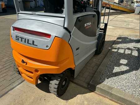 Eléctrica de 4 ruedas 2017  Still RX60-30L (10)