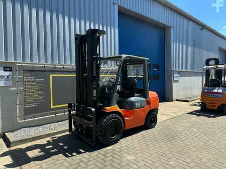 Diesel heftrucks 2004  Toyota 02-7FDJF35 (4)