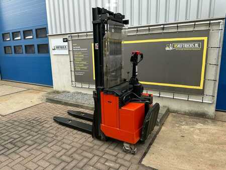 Apilador eléctrico 2002  BT LSF1250/11 (5)