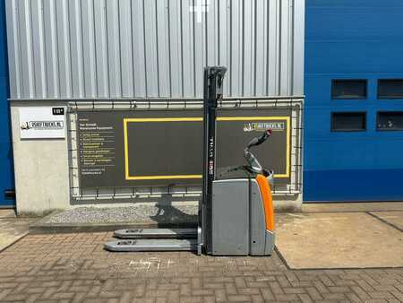 Stacker pedestre 2019  Still EXV-SF 14 D (2)