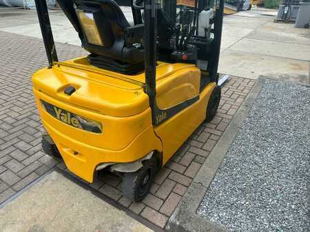 3-wiel elektrische heftrucks 2009  Yale ERP 16VT (10)