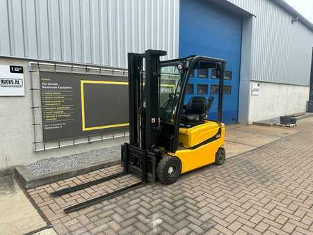 3-wiel elektrische heftrucks 2009  Yale ERP 16VT (4)