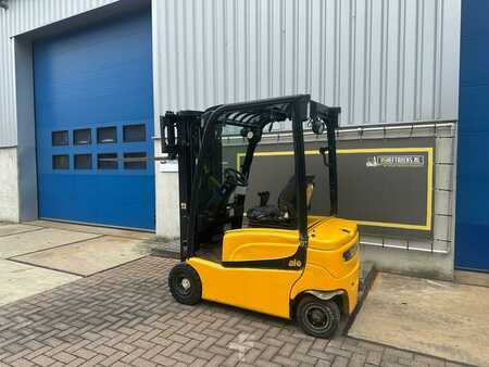 3-wiel elektrische heftrucks 2009  Yale ERP 16VT (6)