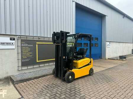 3-wiel elektrische heftrucks 2009  Yale ERP 16VT (7)