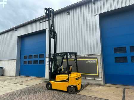 3-wiel elektrische heftrucks 2009  Yale ERP 16VT (8)