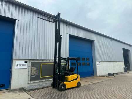 3-wiel elektrische heftrucks 2009  Yale ERP 16VT (9)