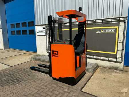 Apilador conductor sentado 2016  BT SRE135 (4)