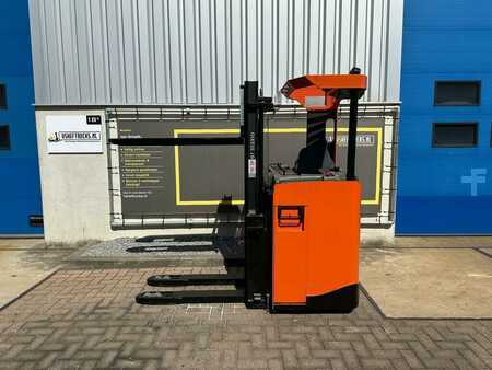 Apilador conductor sentado 2016  BT SRE135 (6)