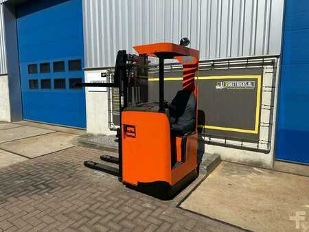 Apilador conductor sentado 2016  BT SRE135 (6)
