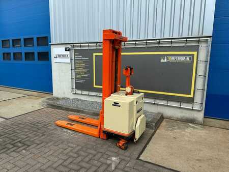 Apilador eléctrico - BT  (3)