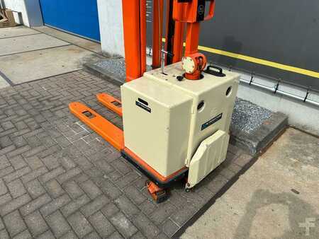 Apilador eléctrico - BT  (7)