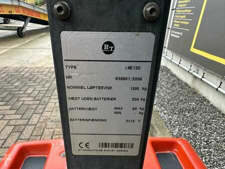 Transpaleta eléctrica 2006  BT LWE130 (10)