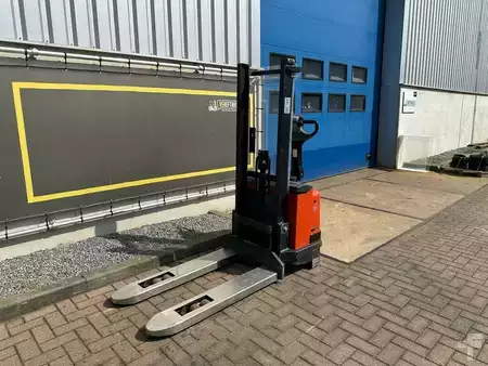 Stacker pedestre 2008  BT SWE120 6026362/2008 (3)
