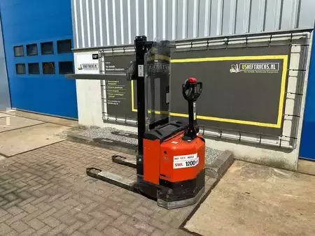 Stacker pedestre 2008  BT SWE120 6026362/2008 (5)