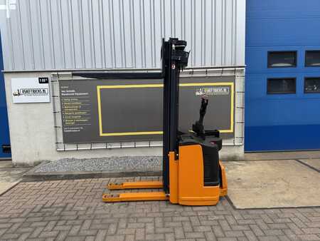 Stacker pedestre 2008  Still EGVS14 (1)